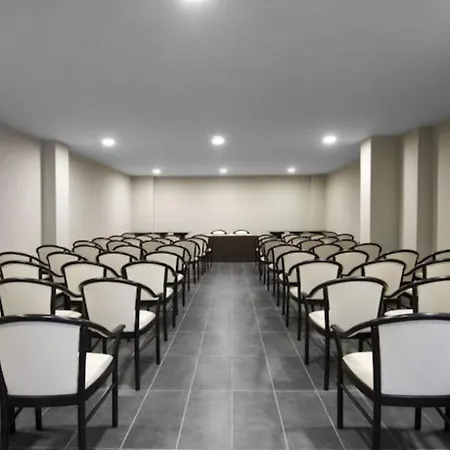 Kn Columbus Apartahotel 3*