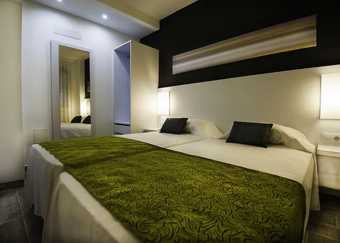 Ξενοδοχείο με διαμερίσματα Kn Columbus