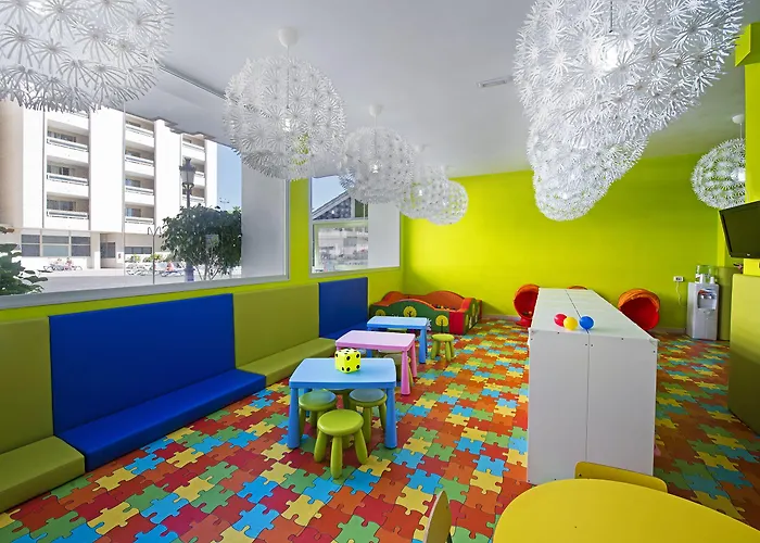 Kn Columbus 3* Πλάγια ντε λας Αμέρικας