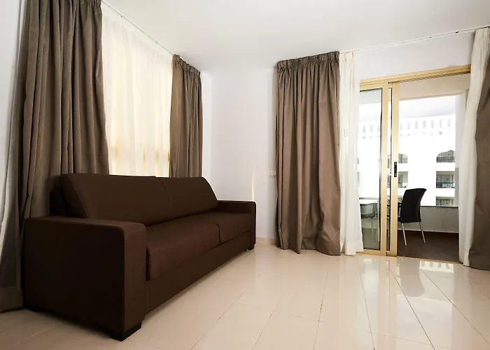 Ξενοδοχείο με διαμερίσματα Kn Columbus 3*