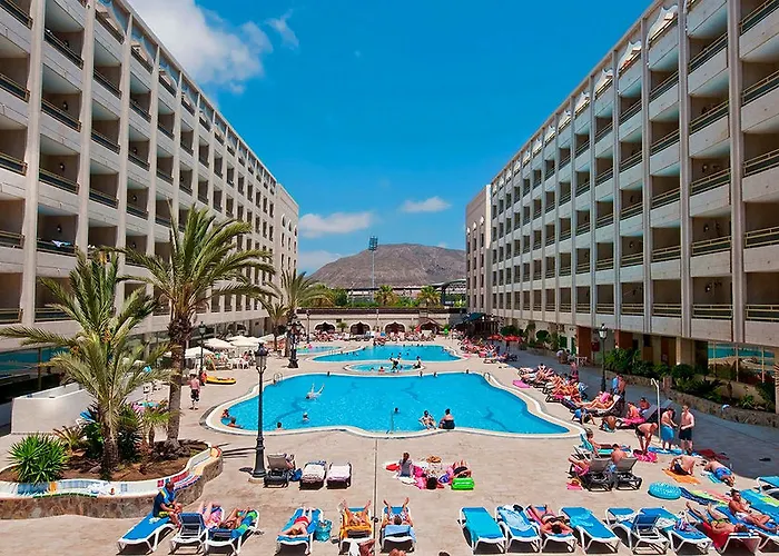 Kn Columbus Ξενοδοχείο με διαμερίσματα 3*