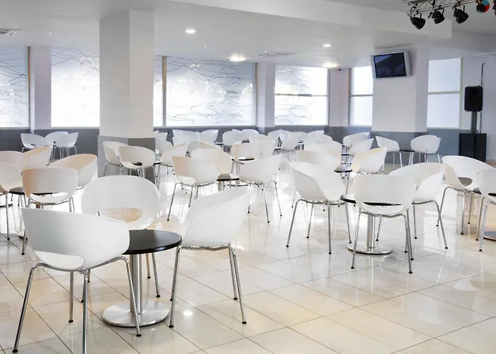 Ξενοδοχείο με διαμερίσματα Kn Columbus 3*