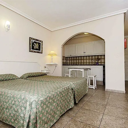 Kn Columbus Apartahotel 3*